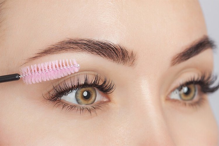 How to Grow your Eyelashes Naturally