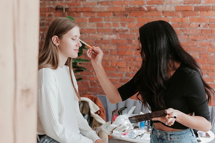 A beginner's guide to makeup. Essential starter products.