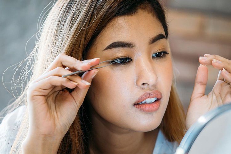 A beginner's guide to applying false eyelashes